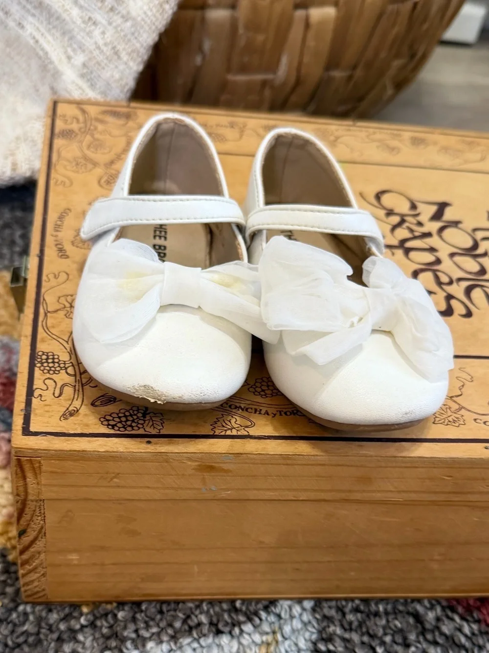 Thee Bron 7T Toddler Girl White Mary Jane Ballet Dress Shoes Bow Accent